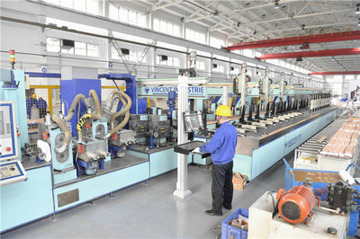 東方電機數(shù)字化車間通過驗收，打造發(fā)電設備智能制造未來工廠